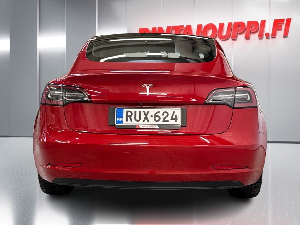 Tesla Model 3 2021 Punainen
