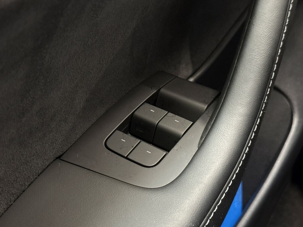 Tesla Model 3 2021 Punainen