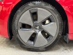 Tesla Model 3 2021 Punainen