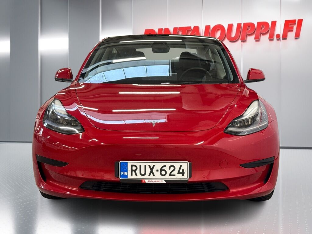 Tesla Model 3 2021 Punainen