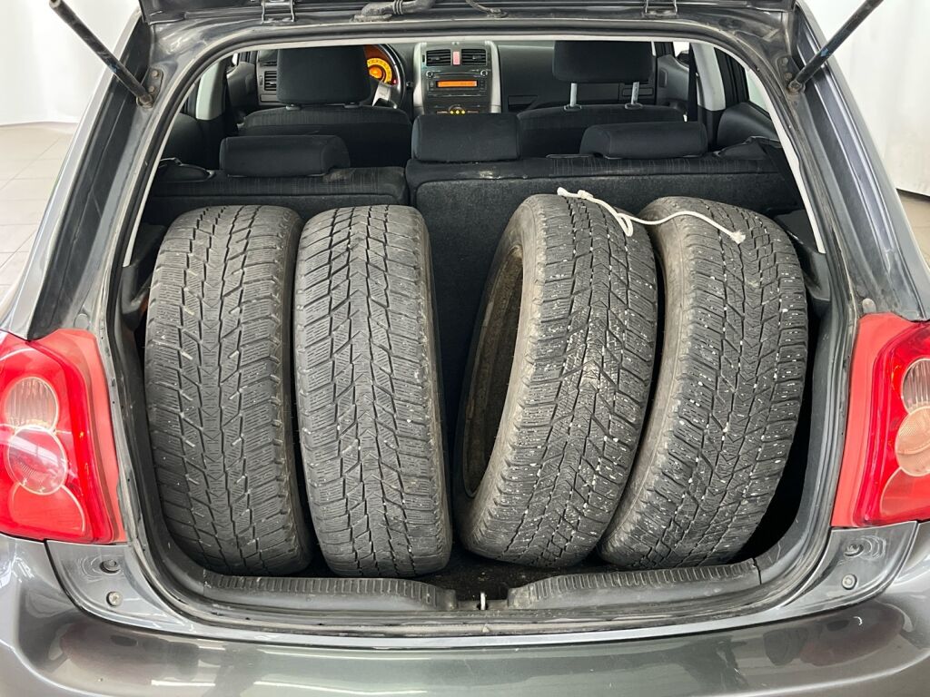 Toyota Auris 2007 Harmaa
