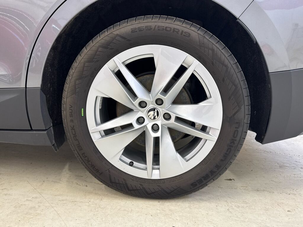 Skoda Enyaq 2023 Harmaa