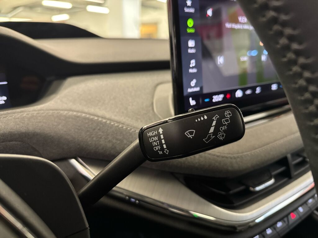 Skoda Enyaq 2023 Harmaa