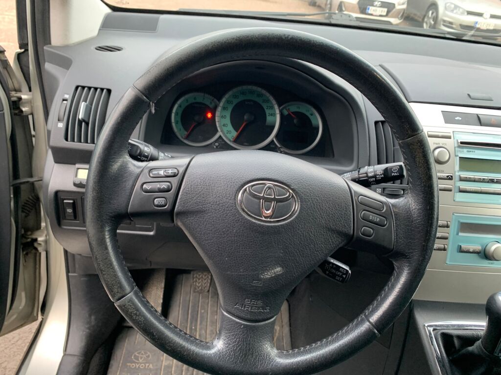 Toyota Corolla Verso 2004 Hopea