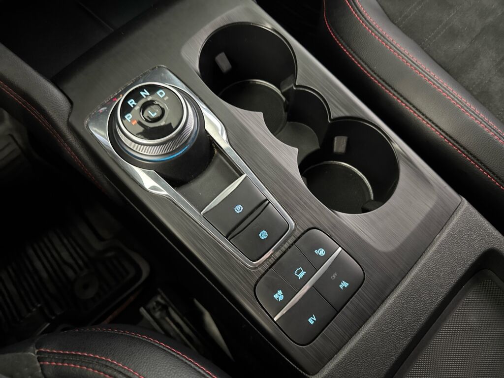 Ford Kuga 2023 Harmaa