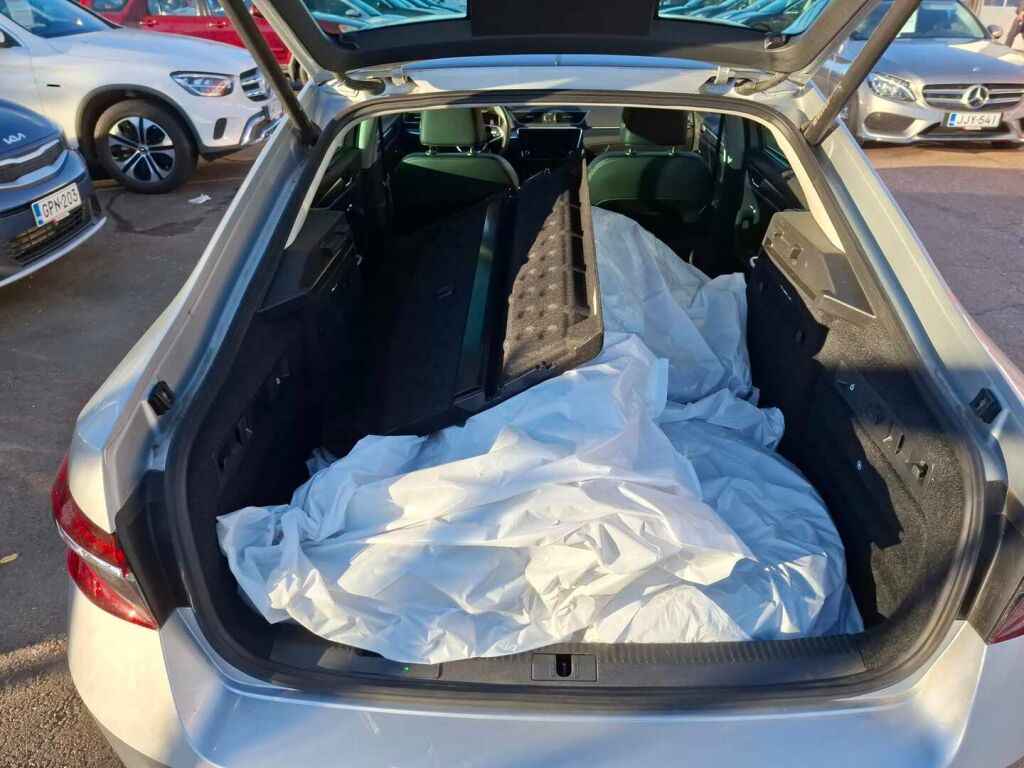 Skoda Superb 2023 Harmaa