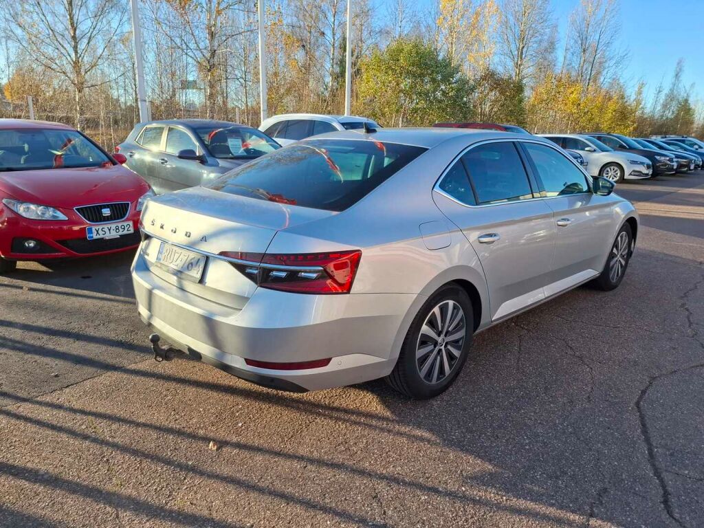 Skoda Superb 2023 Harmaa