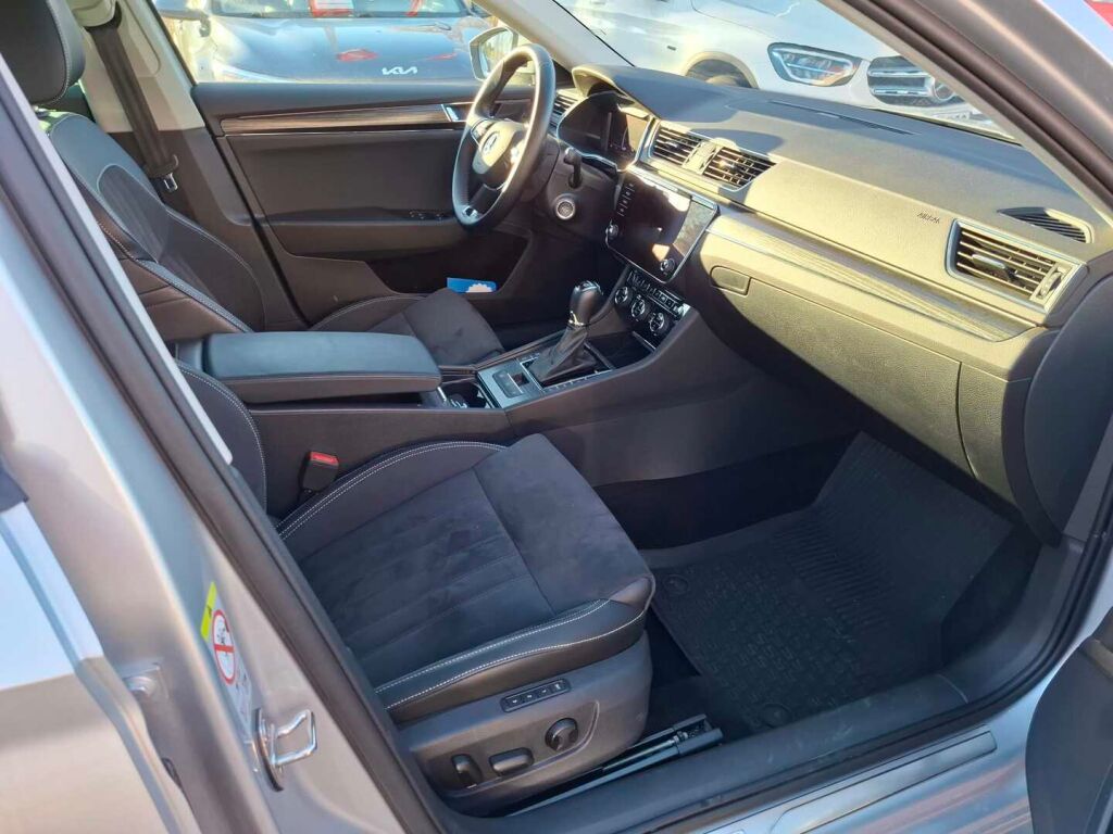 Skoda Superb 2023 Harmaa