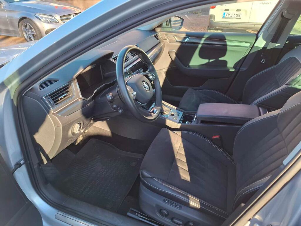 Skoda Superb 2023 Harmaa