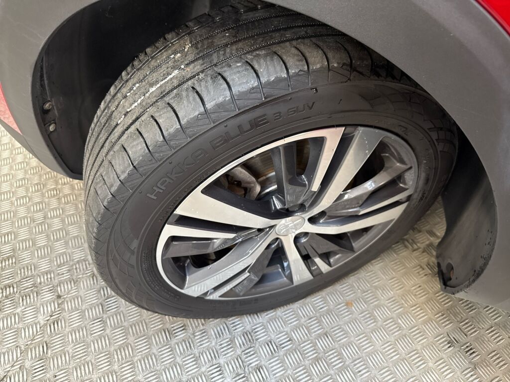 Peugeot 3008 2023 Punainen