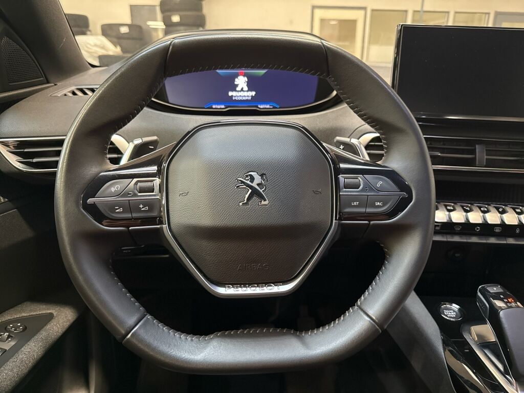 Peugeot 3008 2023 Punainen
