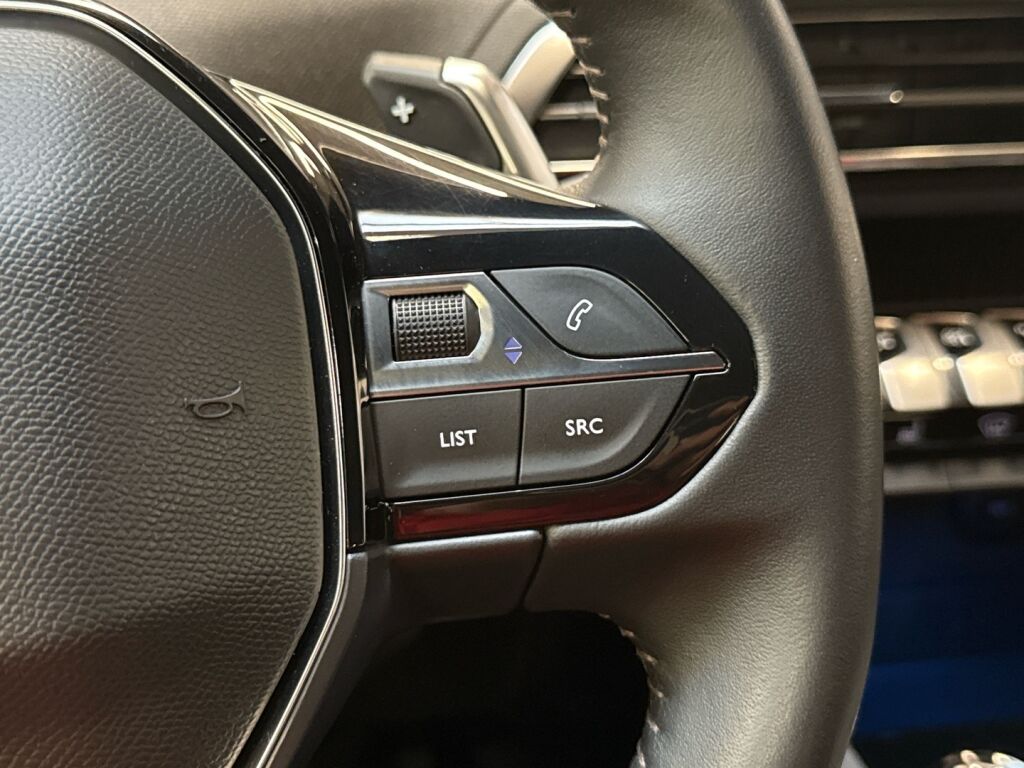 Peugeot 3008 2023 Punainen