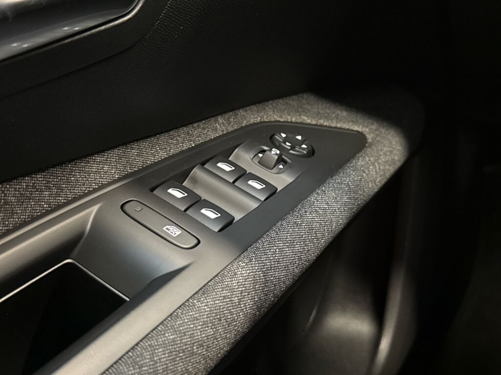 Peugeot 3008 2023 Punainen