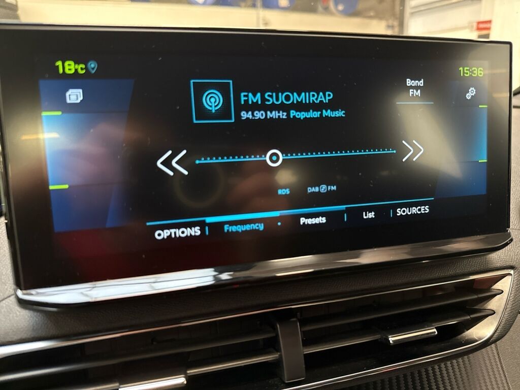Peugeot 3008 2023 Punainen