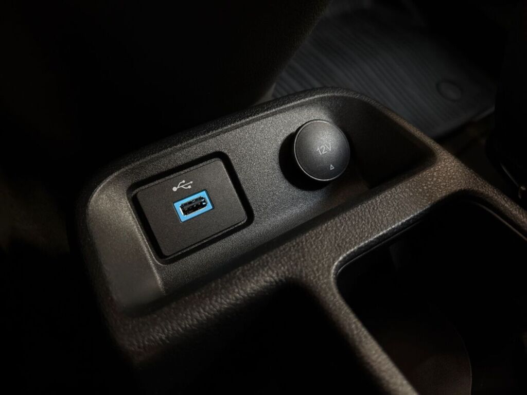 Ford Transit Connect 2023 Valkoinen