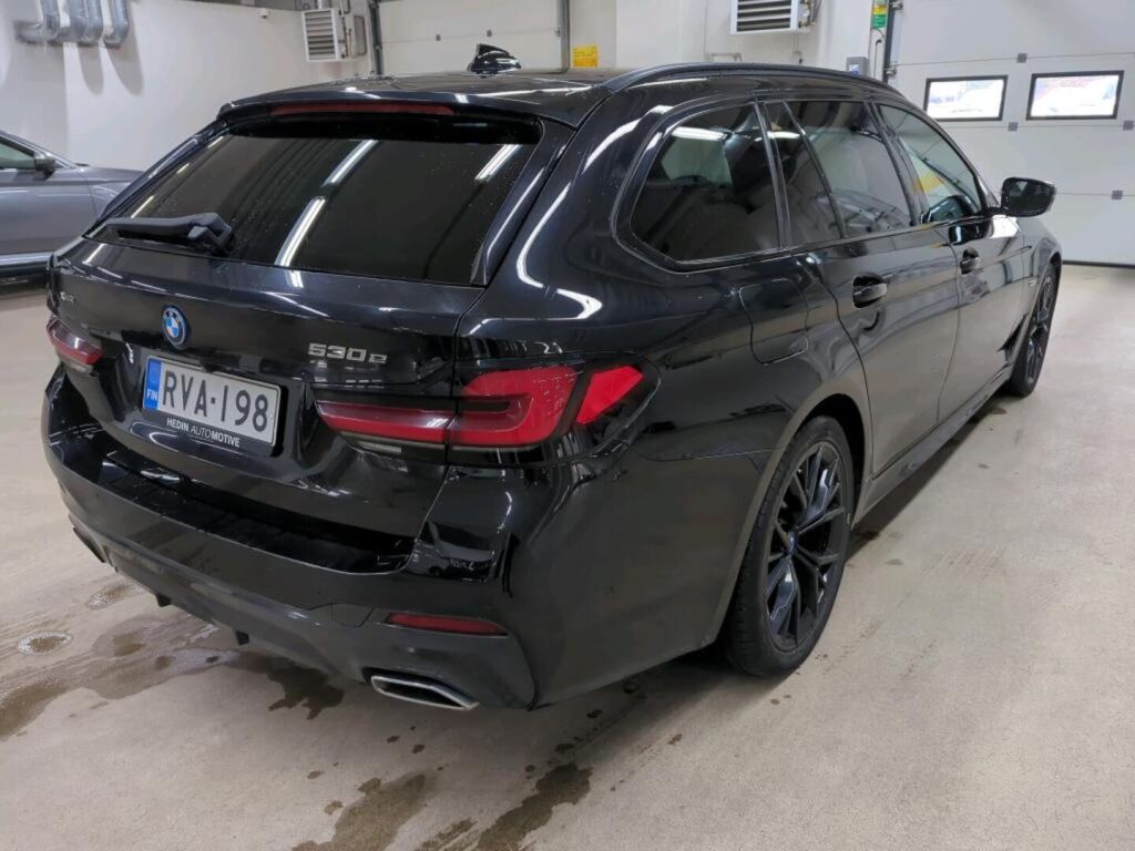 BMW 530 2023 Musta