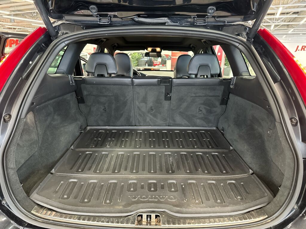 Volvo XC60 2013 Musta