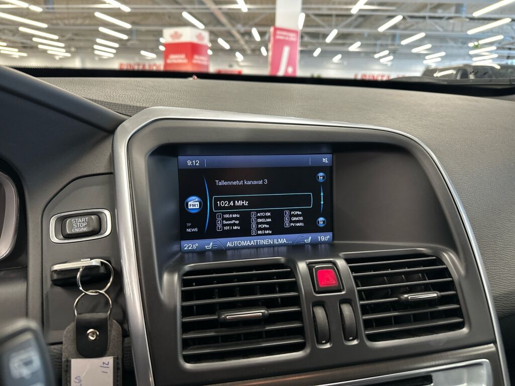 Volvo XC60 2013 Musta