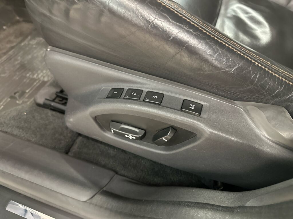 Volvo XC60 2013 Musta