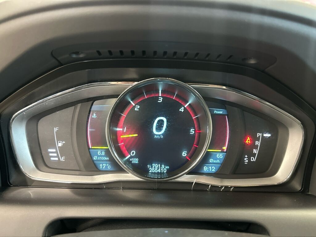 Volvo XC60 2013 Musta