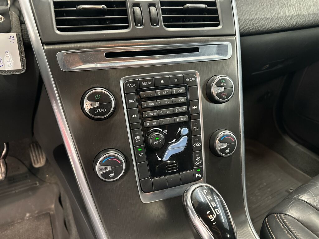 Volvo XC60 2013 Musta