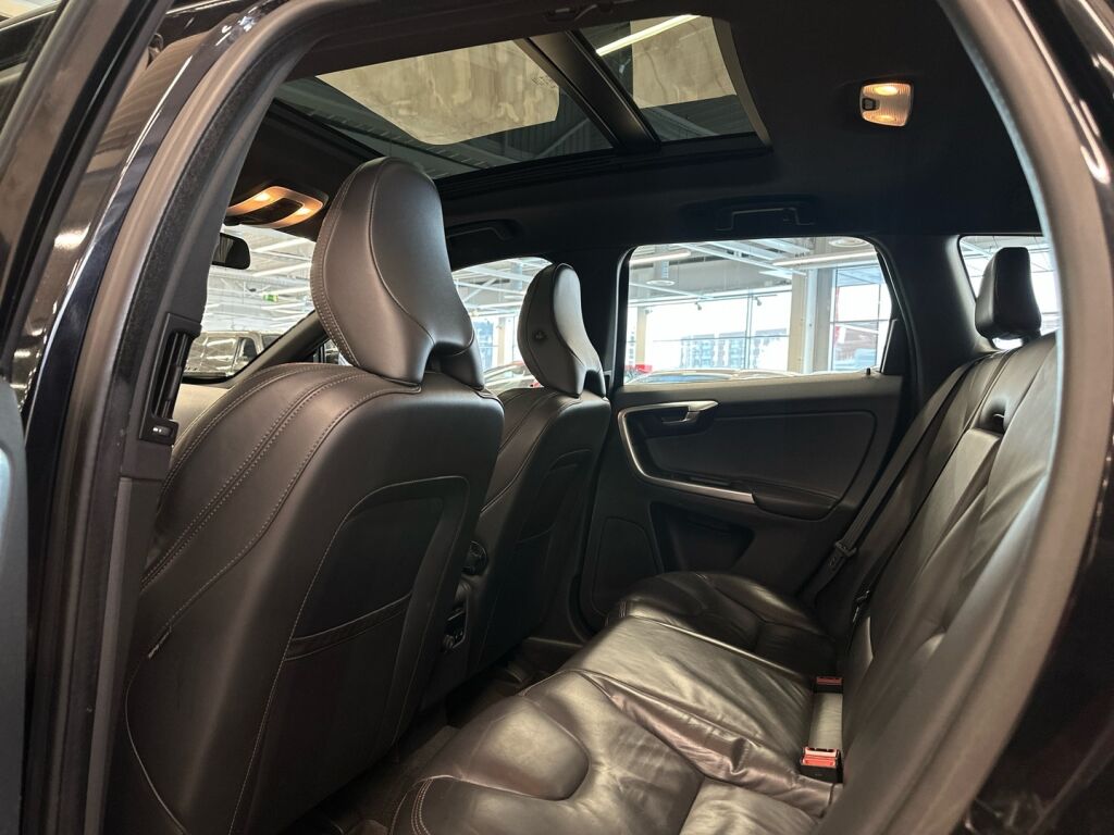 Volvo XC60 2013 Musta