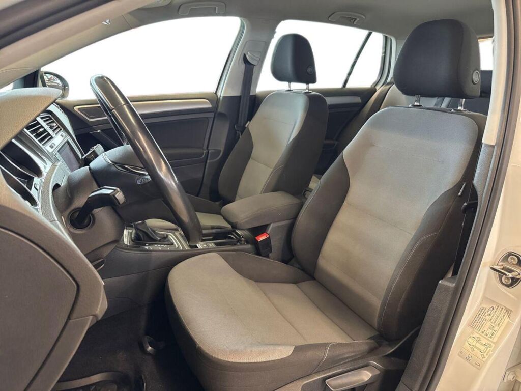 Volkswagen Golf 2015 Valkoinen