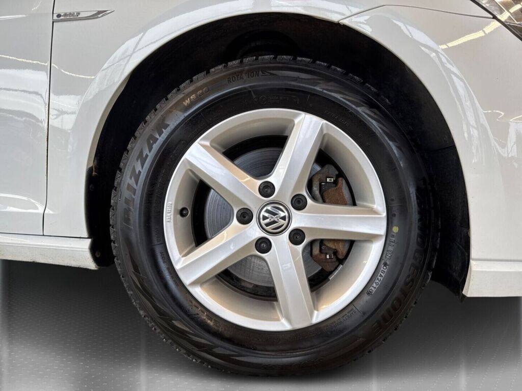 Volkswagen Golf 2015 Valkoinen