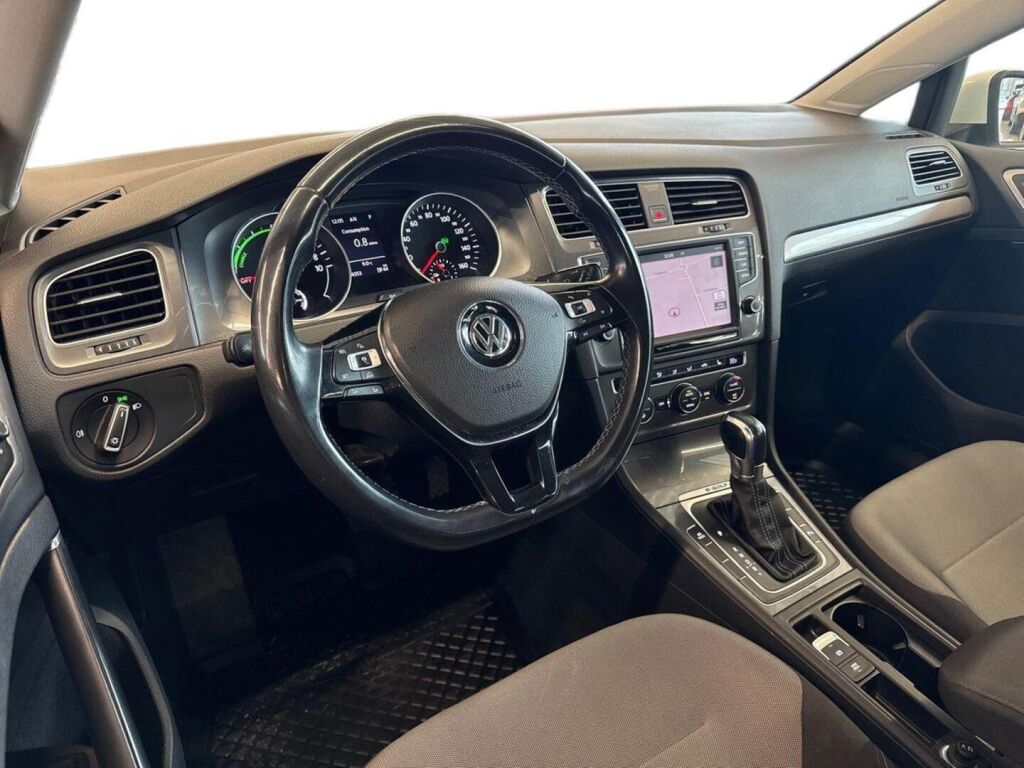 Volkswagen Golf 2015 Valkoinen