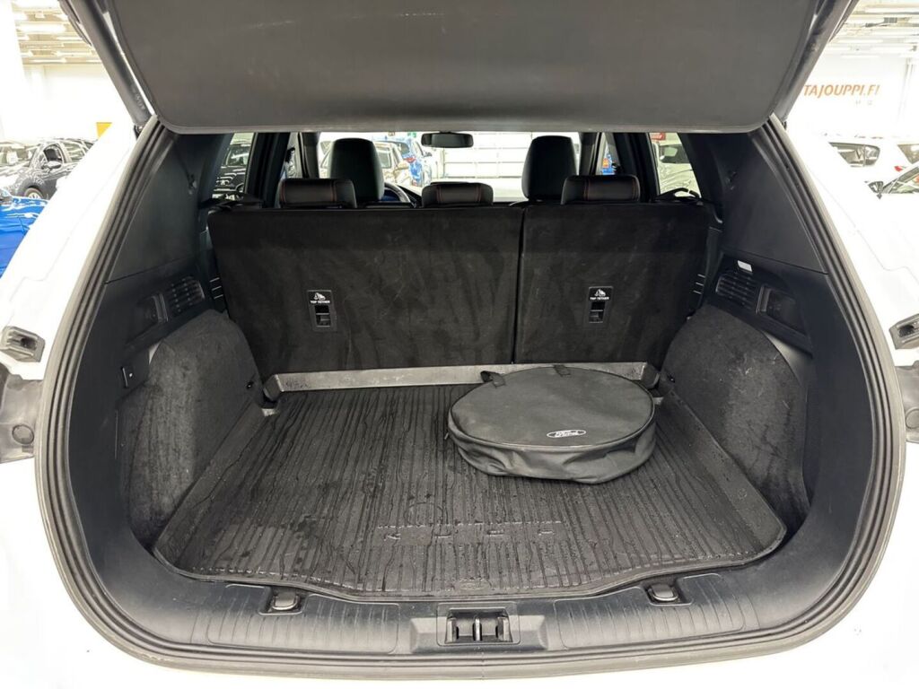 Ford Kuga 2023 Valkoinen