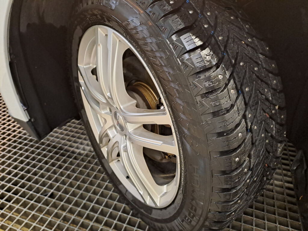 Skoda Enyaq 2023 Valkoinen