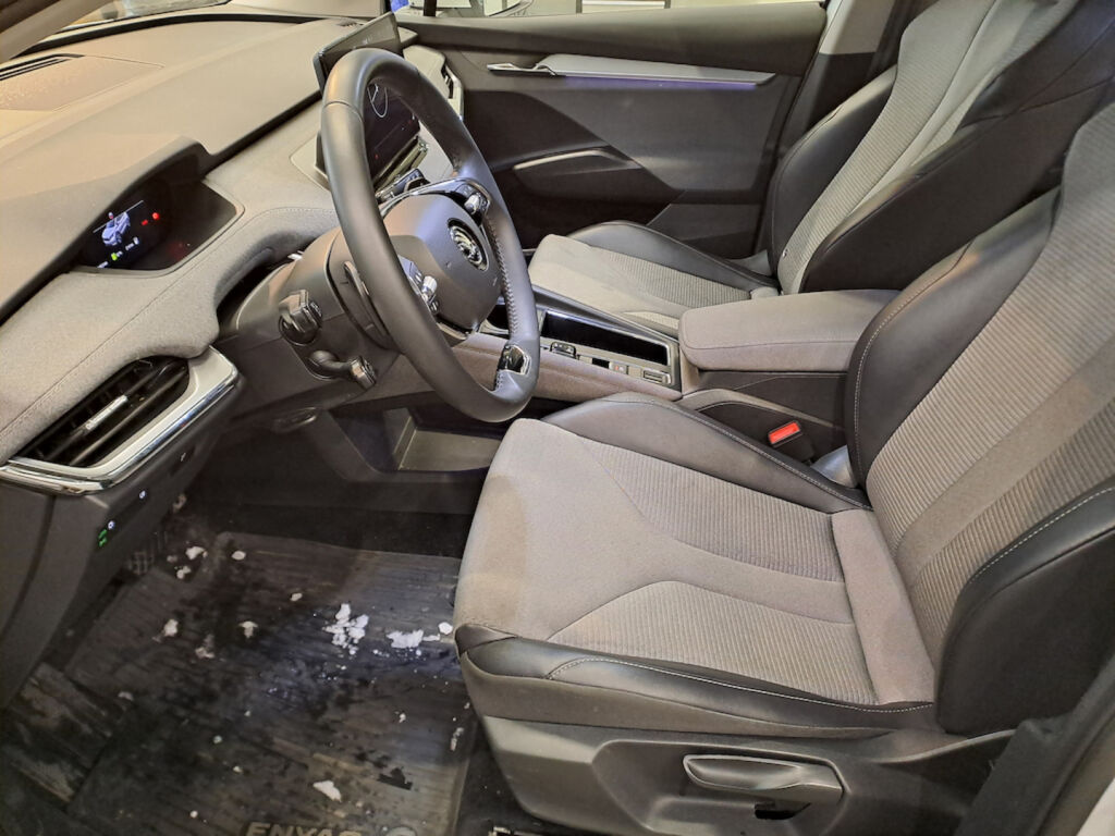 Skoda Enyaq 2023 Valkoinen