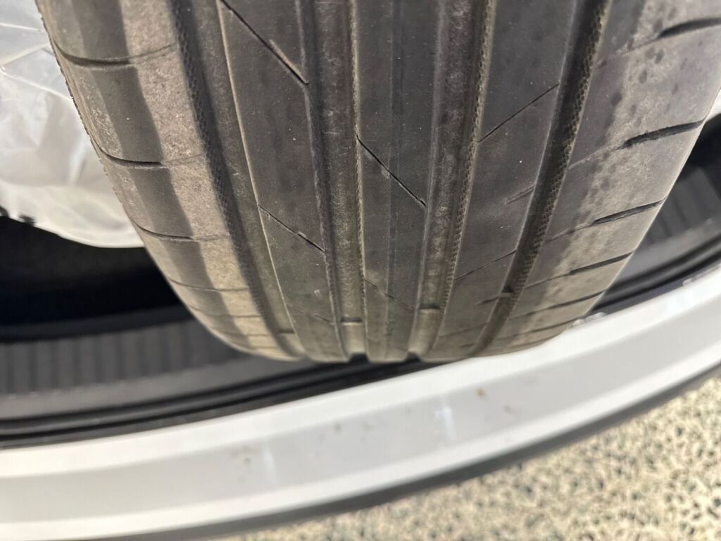 Skoda Enyaq 2023 Valkoinen