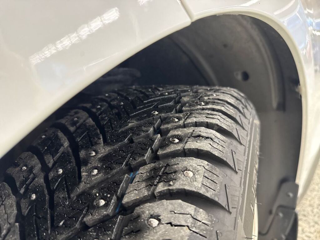 Skoda Enyaq 2023 Valkoinen