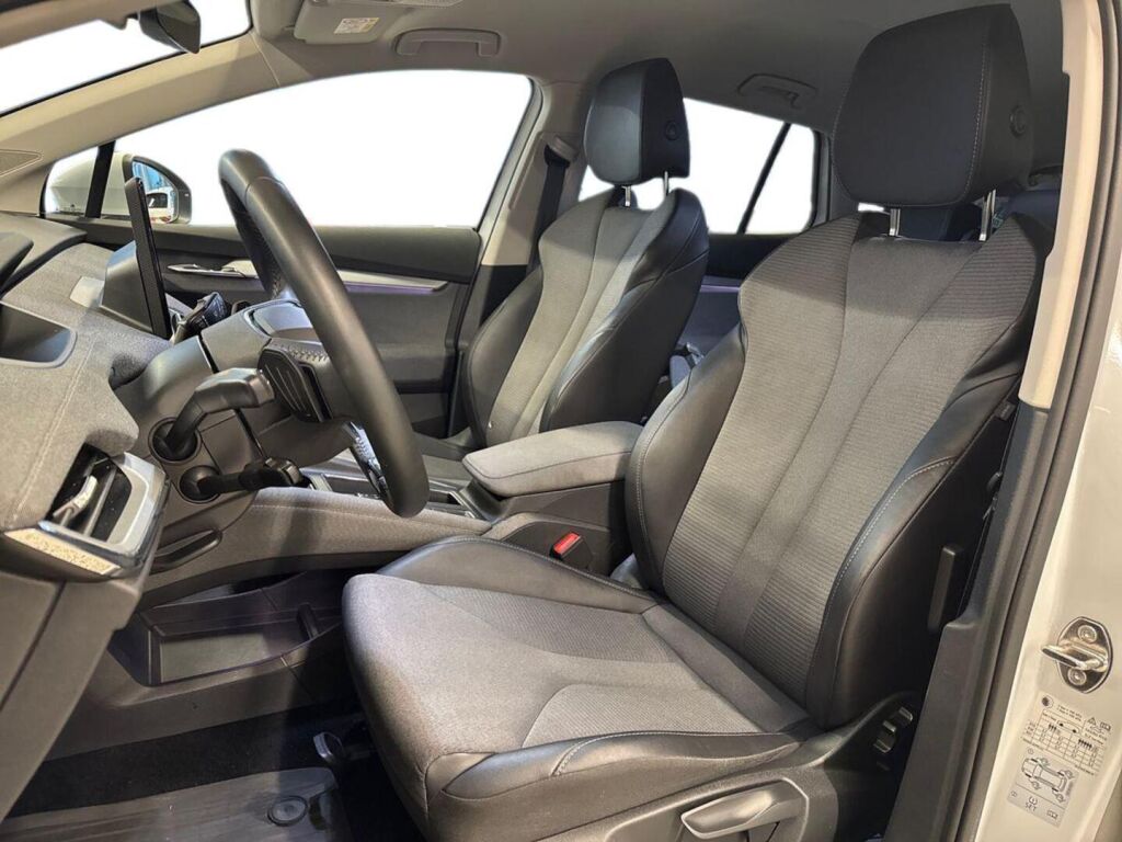 Skoda Enyaq 2023 Valkoinen