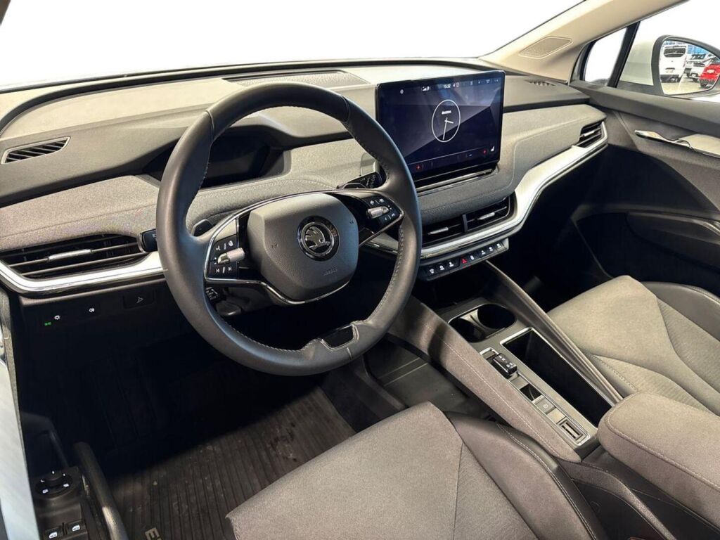 Skoda Enyaq 2023 Valkoinen