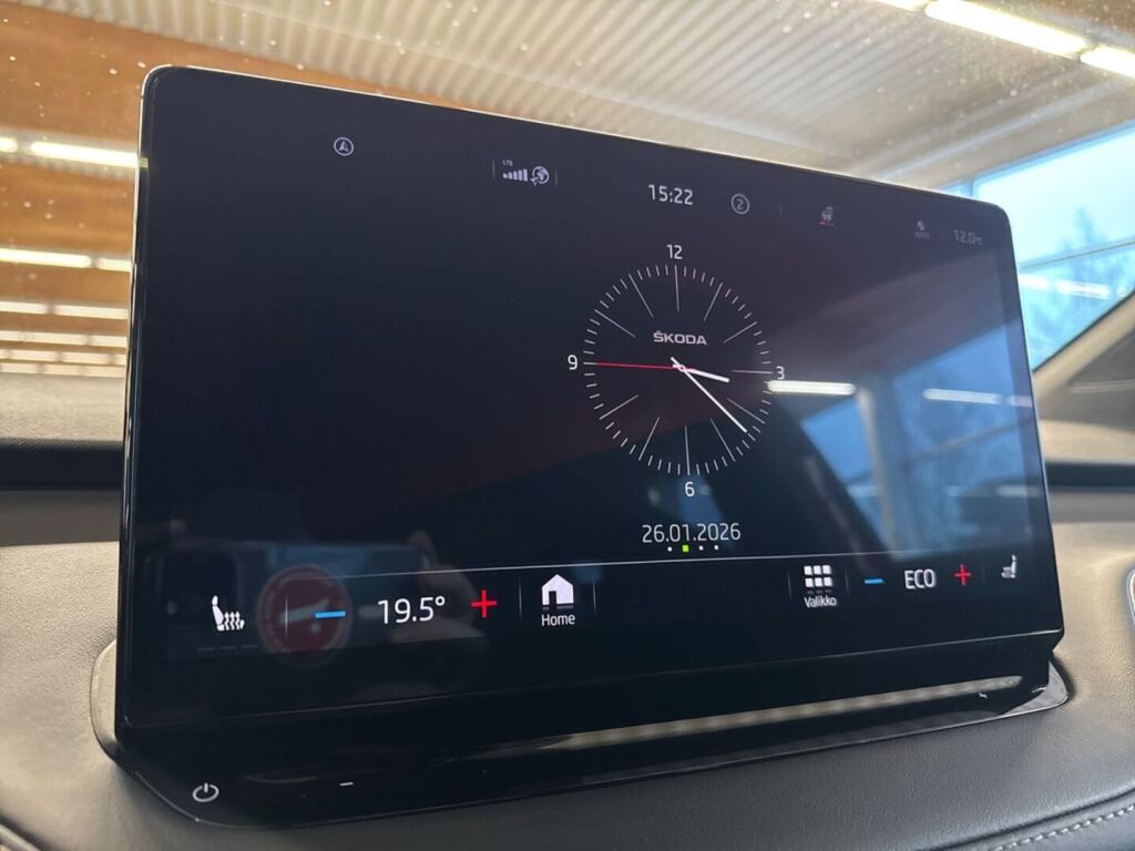 Skoda Enyaq 2023 Punainen