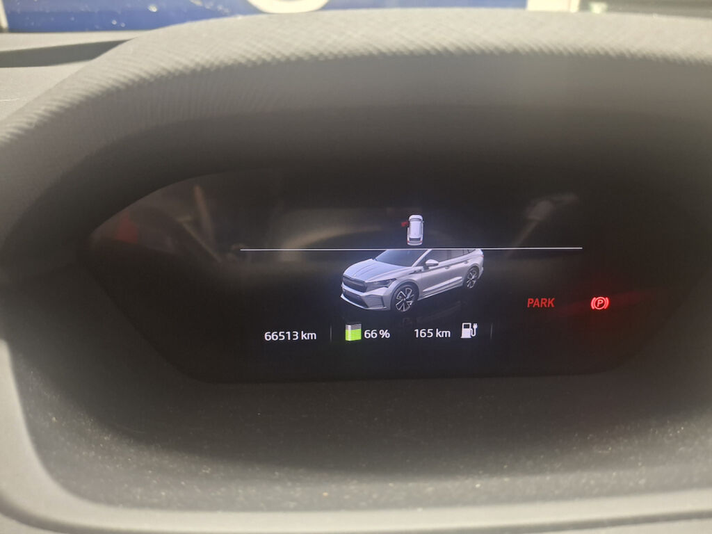 Skoda Enyaq 2023 Punainen