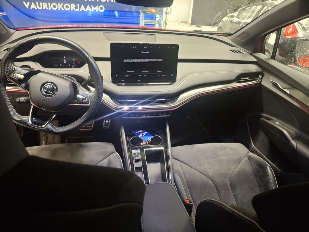 Skoda Enyaq 2023 Punainen