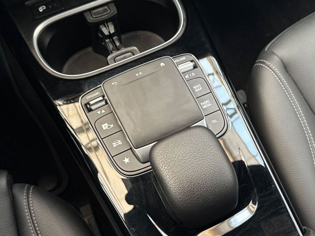 Mercedes-Benz CLA 2023 Valkoinen