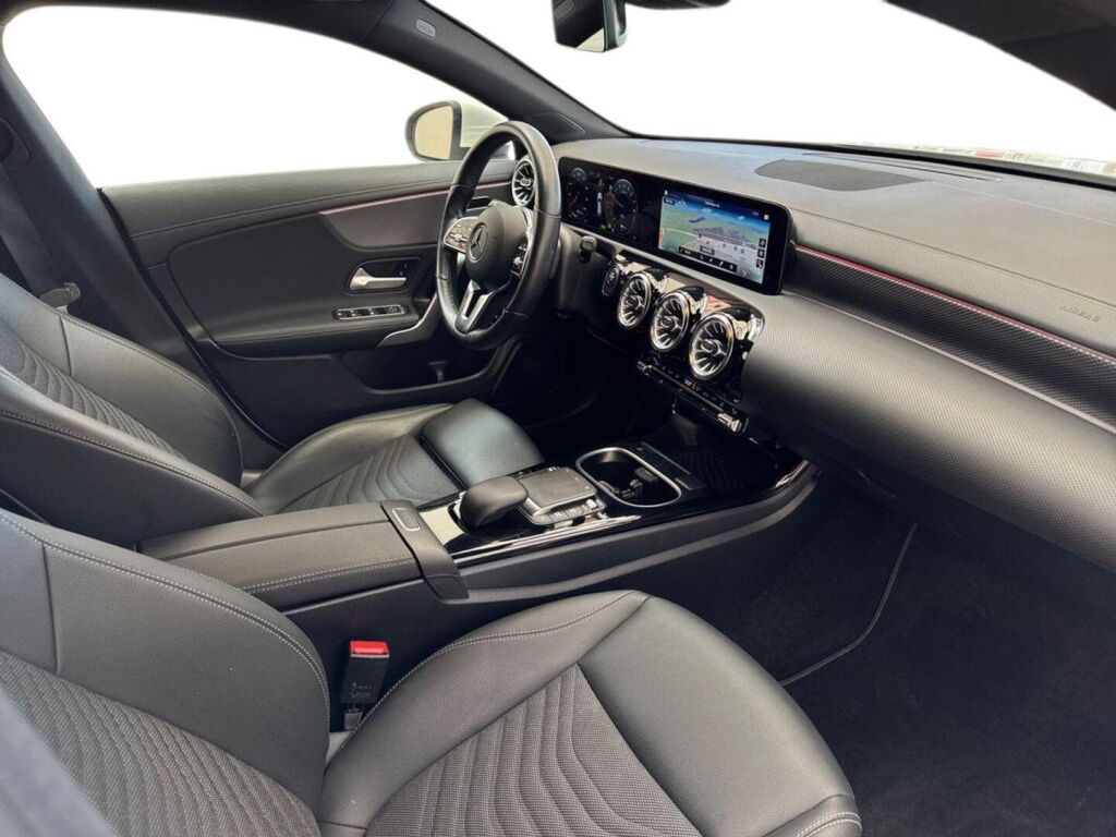 Mercedes-Benz CLA 2023 Valkoinen