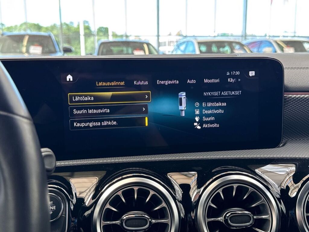 Mercedes-Benz CLA 2023 Valkoinen