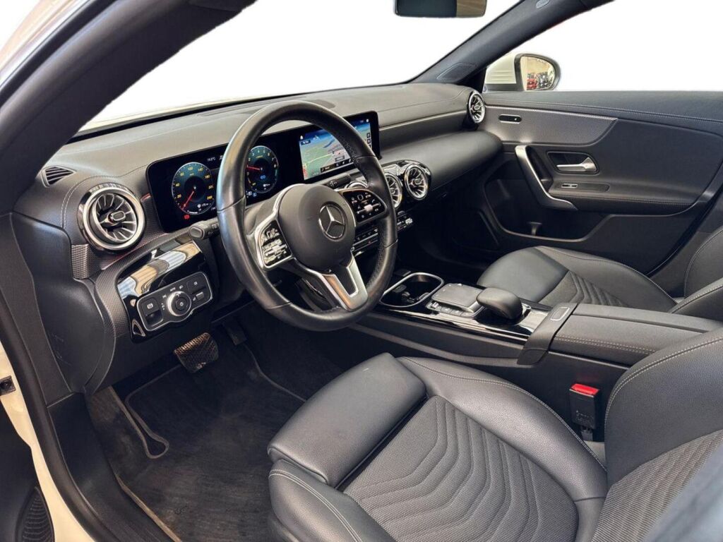 Mercedes-Benz CLA 2023 Valkoinen