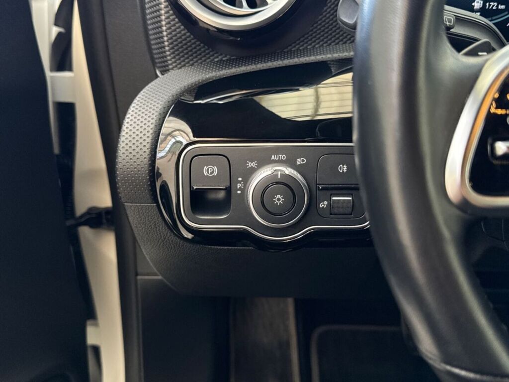 Mercedes-Benz CLA 2023 Valkoinen