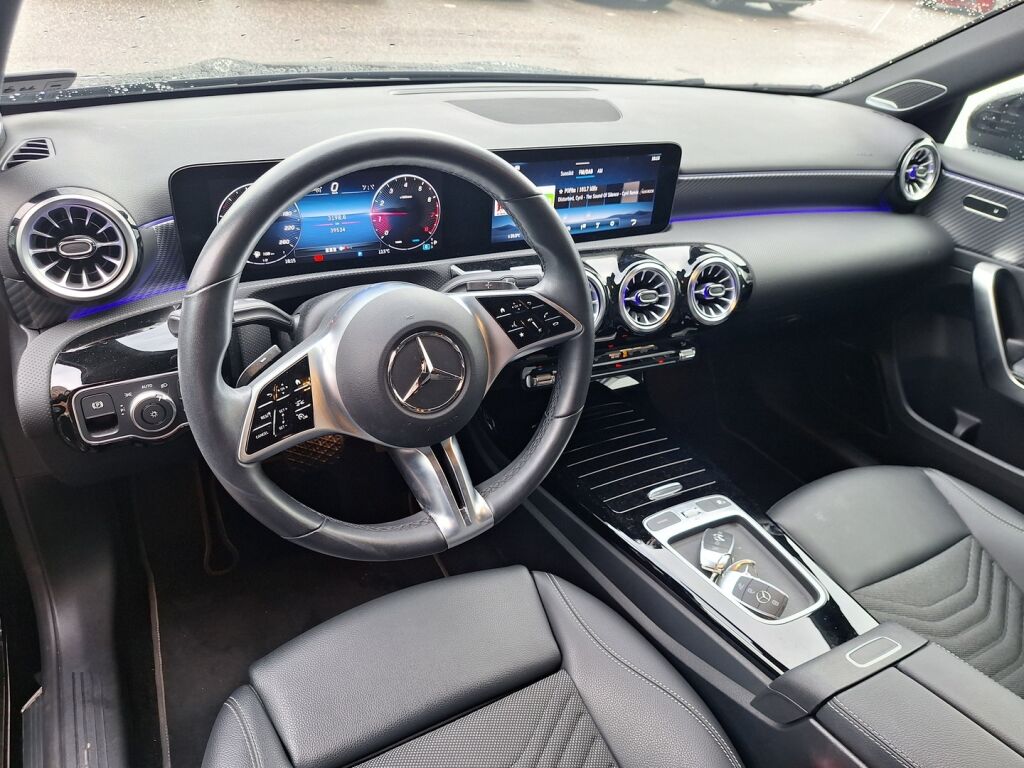 Mercedes-Benz A 2023 Musta