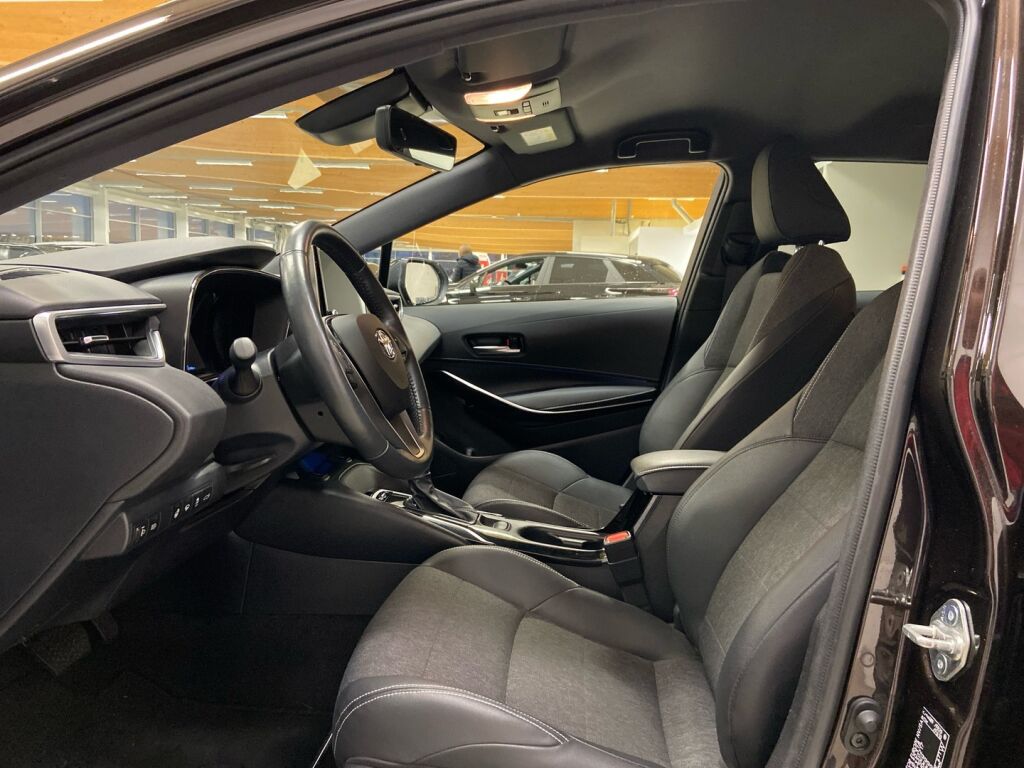 Toyota Corolla 2023 Ruskea (beige)