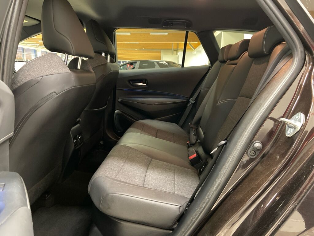 Toyota Corolla 2023 Ruskea (beige)