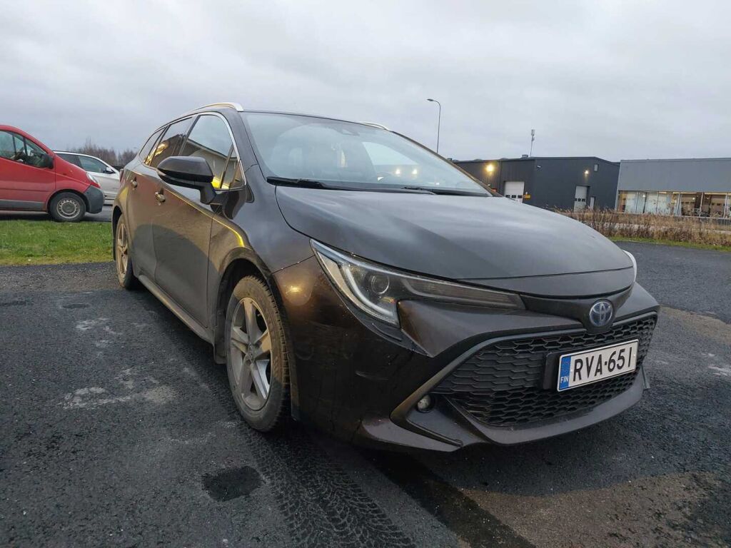 Toyota Corolla 2023 Ruskea (beige)