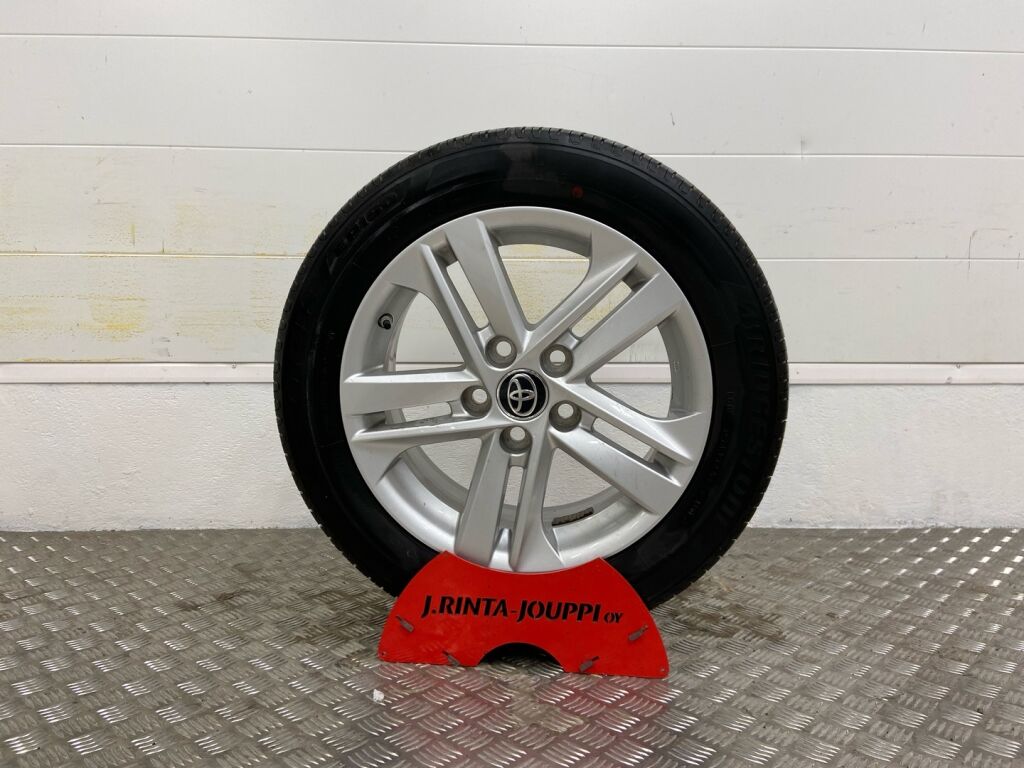 Toyota Corolla 2023 Ruskea (beige)