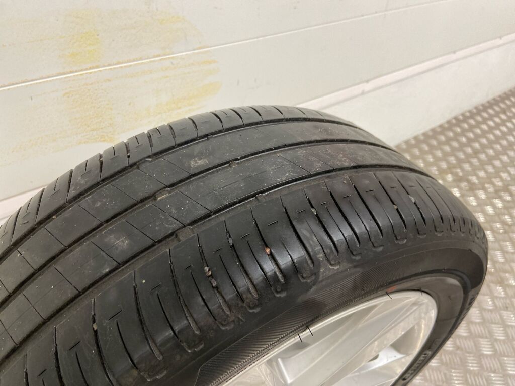 Toyota Corolla 2023 Ruskea (beige)